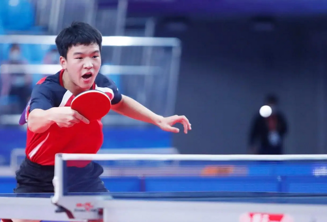 大利中场 大利中场