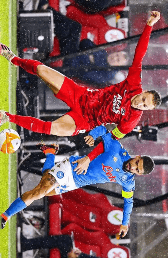 两场庭审 两场庭审