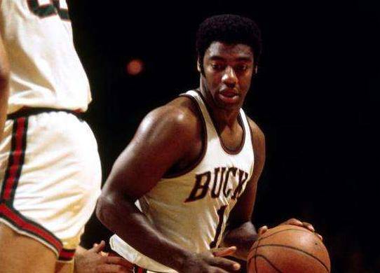 布扎比站的 布扎比站的